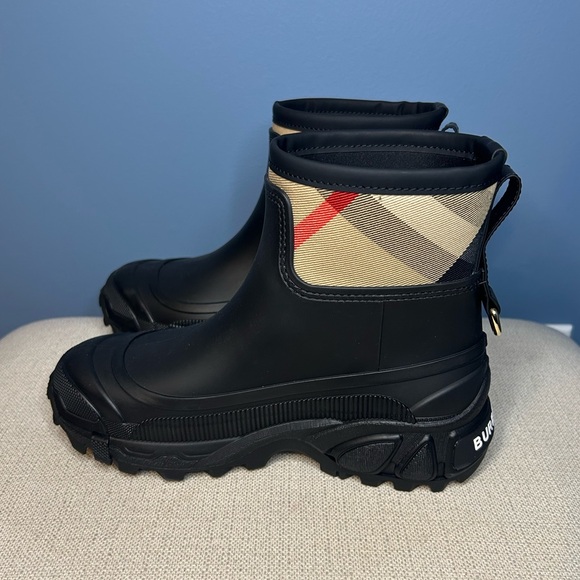 Burberry House Check Panel Rain Boots - Picture 7 of 9